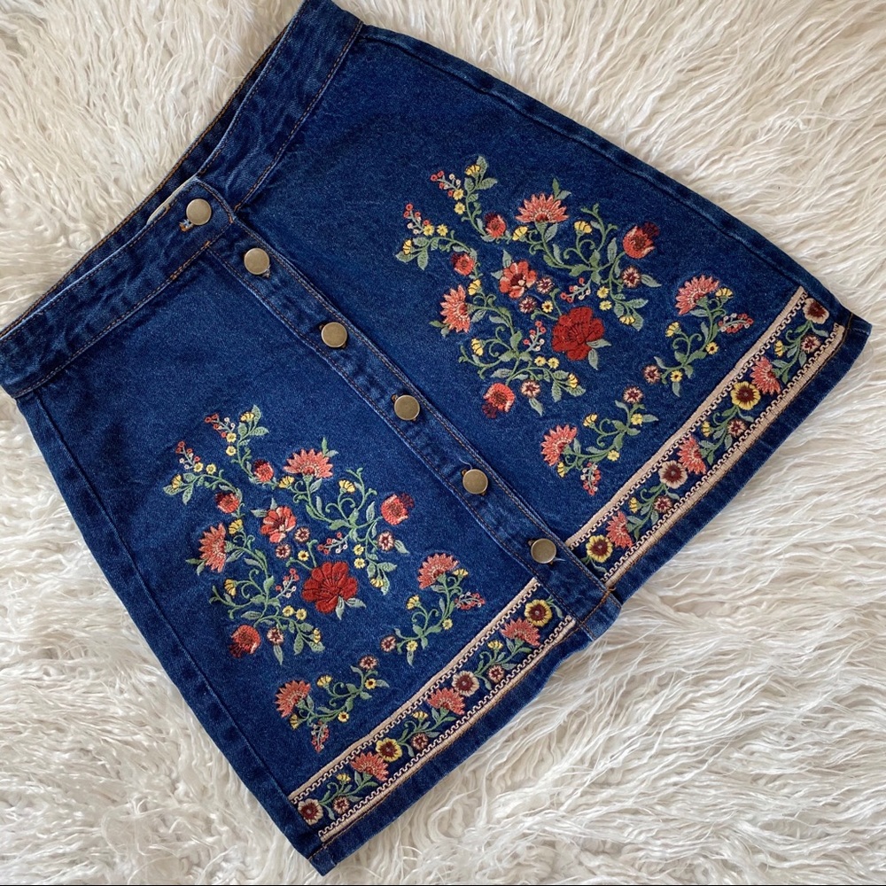 Miami floral embroidered button up boho skirt - Picture 8 of 10